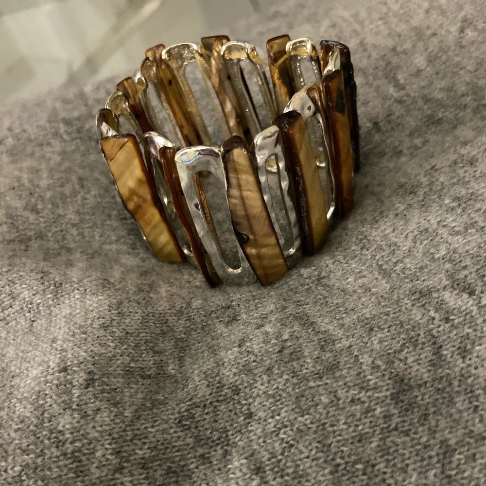 Beautiful bracelet/bangle